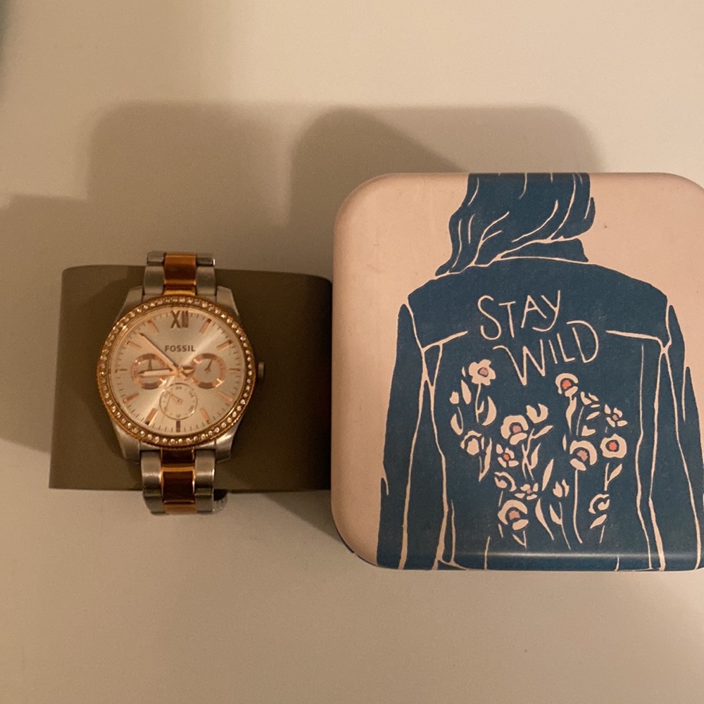 This Is A Fossil Watch And The Box Is Customize - image 4